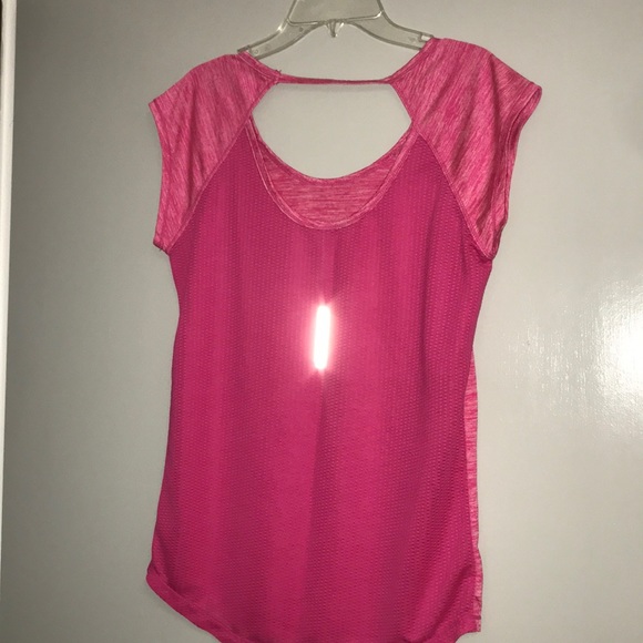 Small Reebok Top ❤️ - Picture 5 of 5